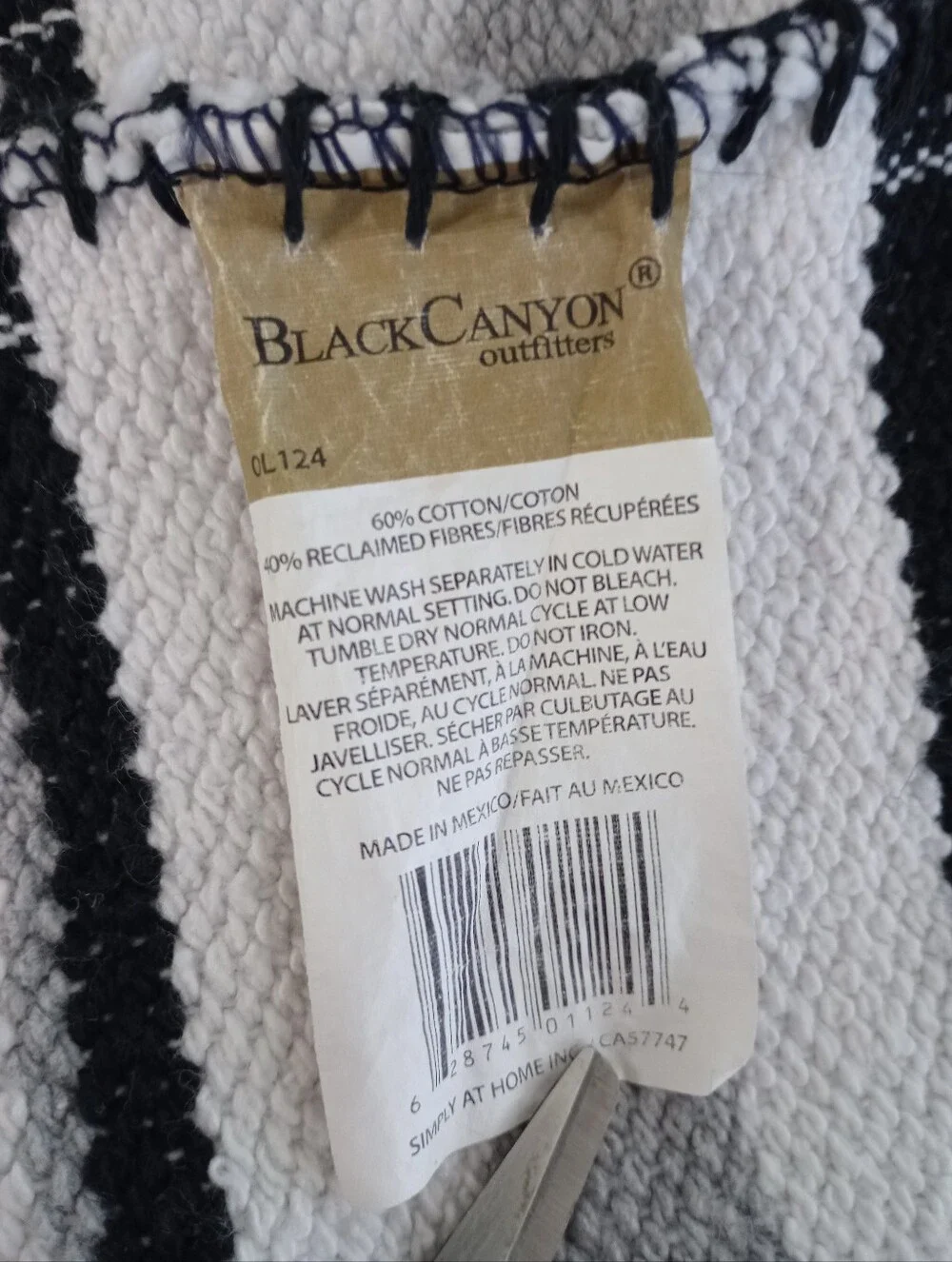 Black Canyon Outfitters Throw Blanket Mexican Falsa White Fringed 38x68